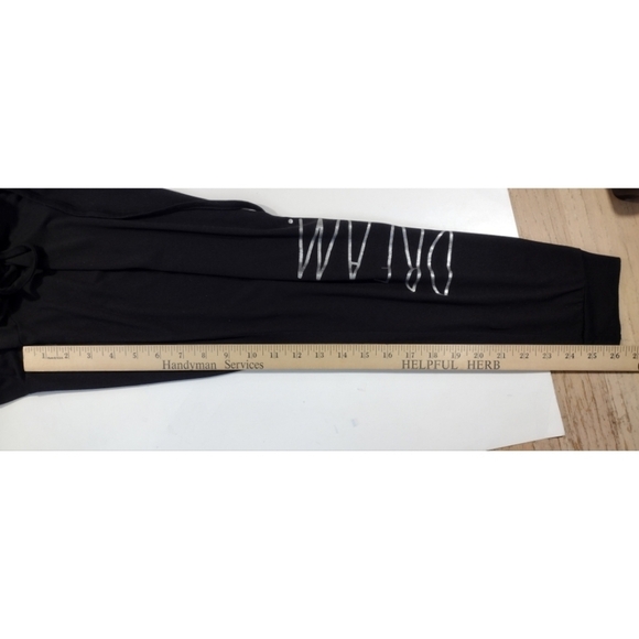 Rae Dunn black lounge pants with "dream" spell out size M - Picture 9 of 10